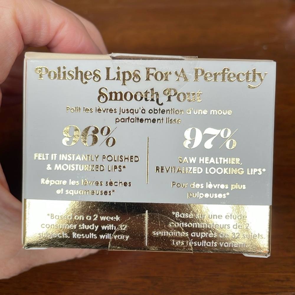 Moisturizing lip scrub - Picture 3 of 6